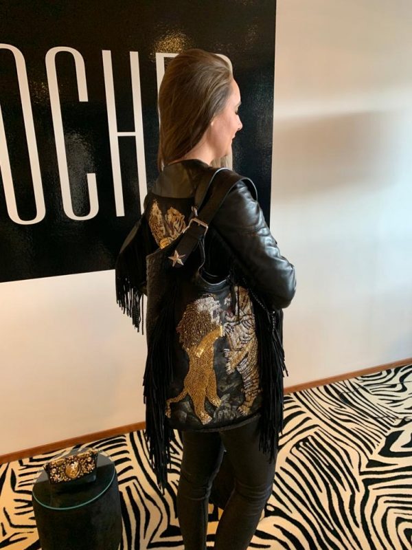 Leather Black bag with lion & tiger head and fringes  SM32 - Image 4